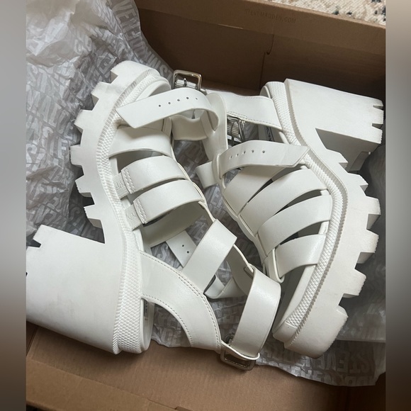 Steve Madden Cosmic Sandal - Picture 10 of 11